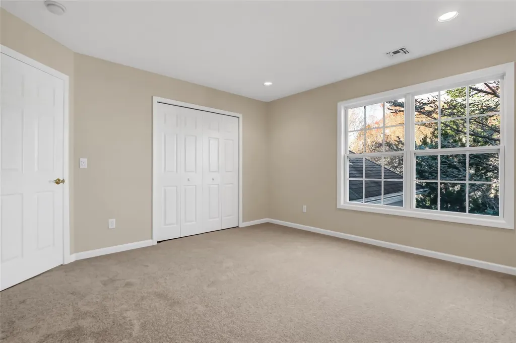 8 Brookline Court Wading River NY 11792