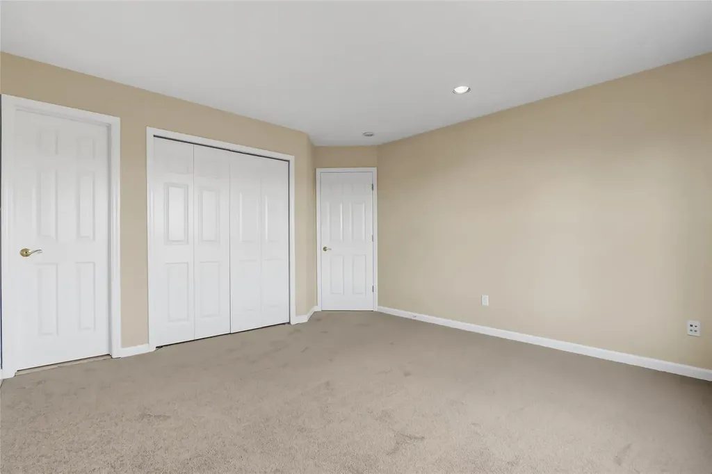 8 Brookline Court Wading River NY 11792
