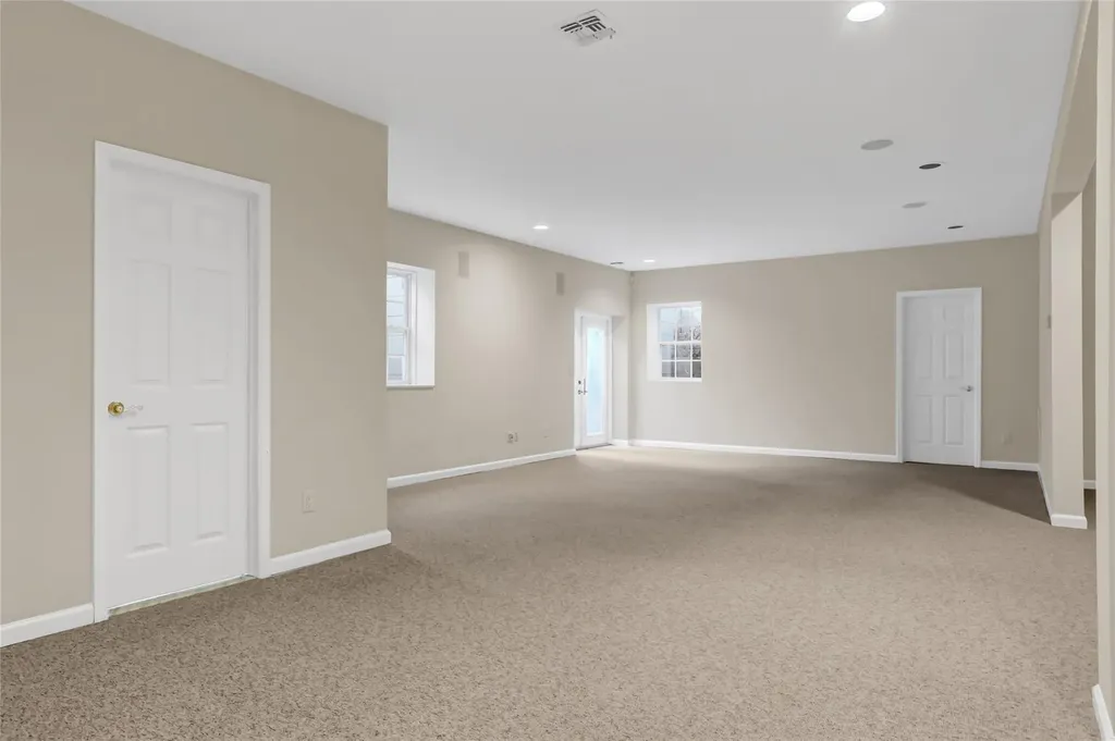 8 Brookline Court Wading River NY 11792