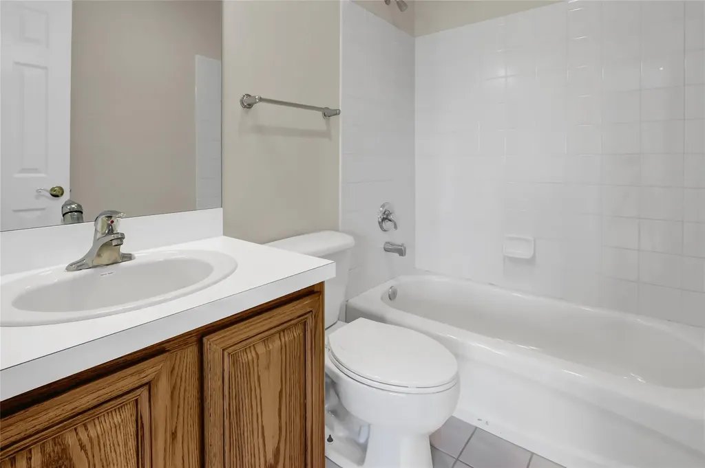8 Brookline Court Wading River NY 11792