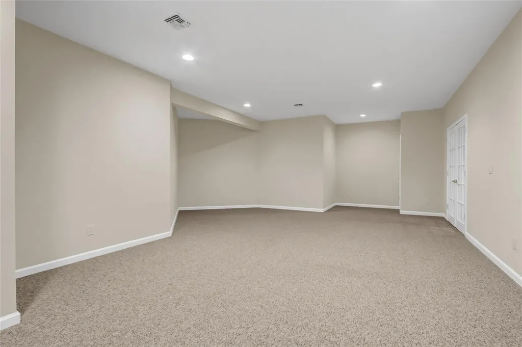 8 Brookline Court Wading River NY 11792