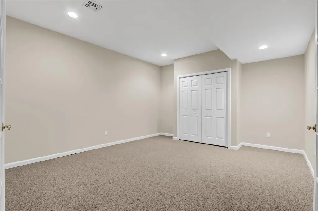 8 Brookline Court Wading River NY 11792