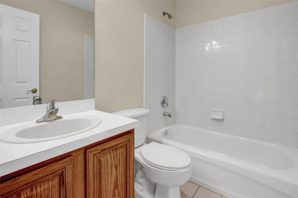 8 Brookline Court Wading River NY 11792