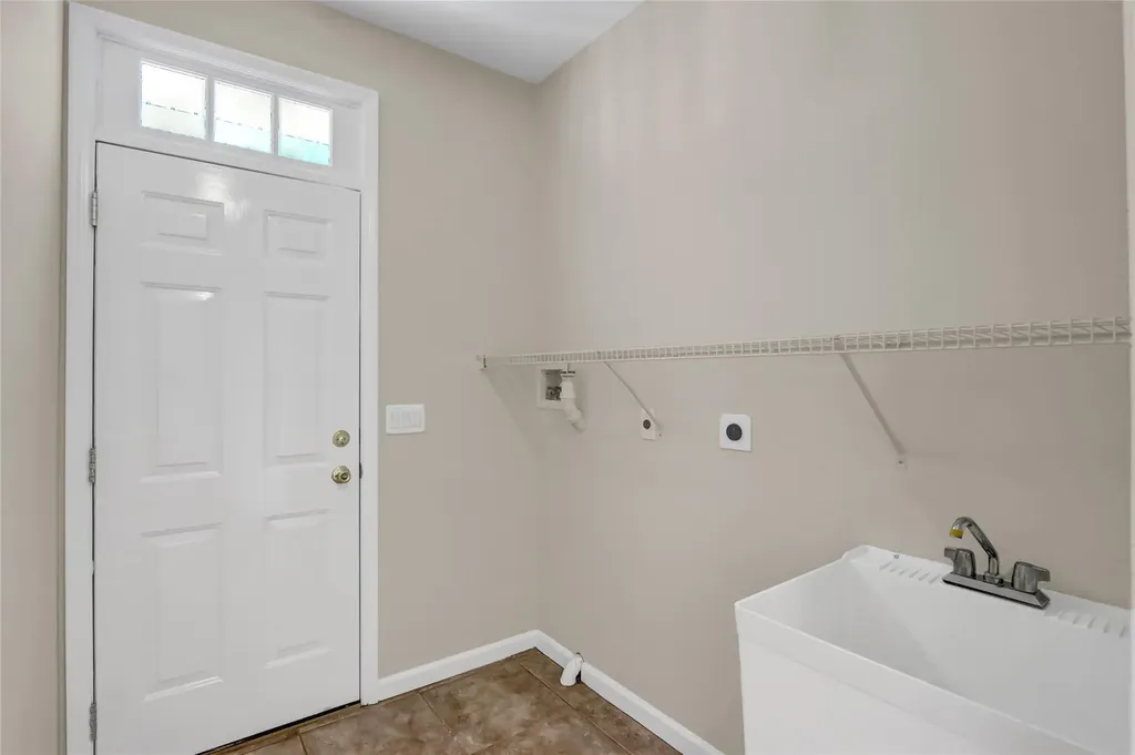 8 Brookline Court Wading River NY 11792
