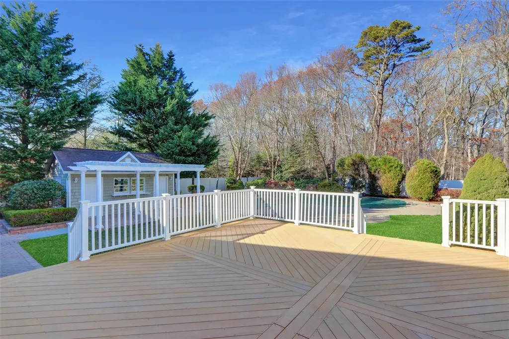 8 Brookline Court Wading River NY 11792