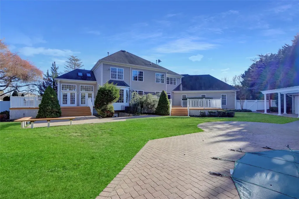 8 Brookline Court Wading River NY 11792