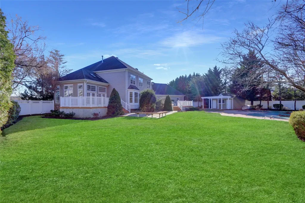 8 Brookline Court Wading River NY 11792