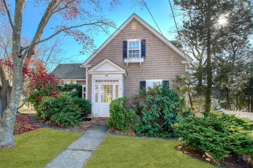 33 Doyer Avenue White Plains NY 10605