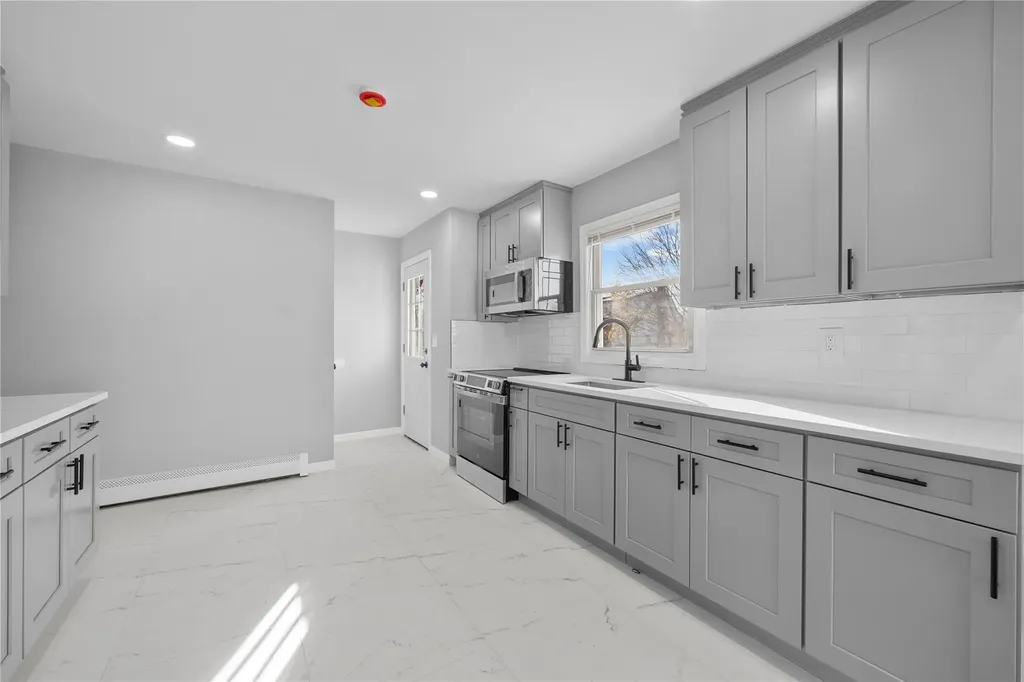 532 Empire Avenue West Babylon NY 11704