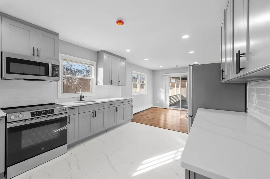 532 Empire Avenue West Babylon NY 11704