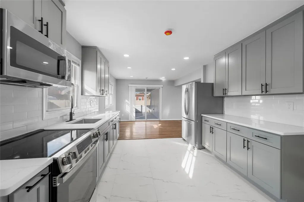 532 Empire Avenue West Babylon NY 11704