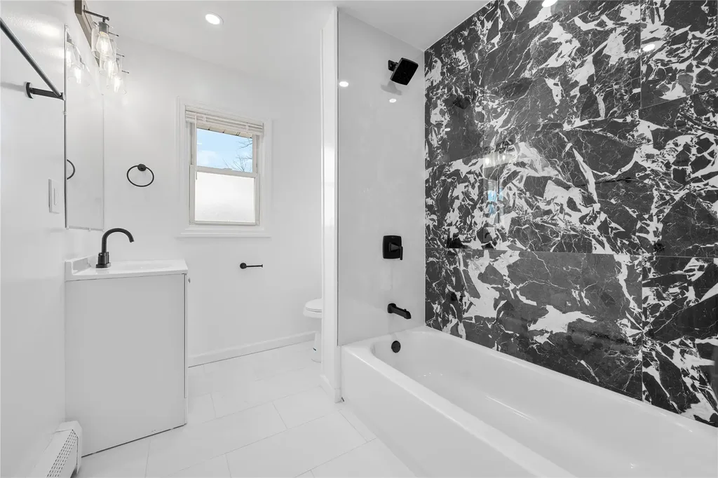 532 Empire Avenue West Babylon NY 11704