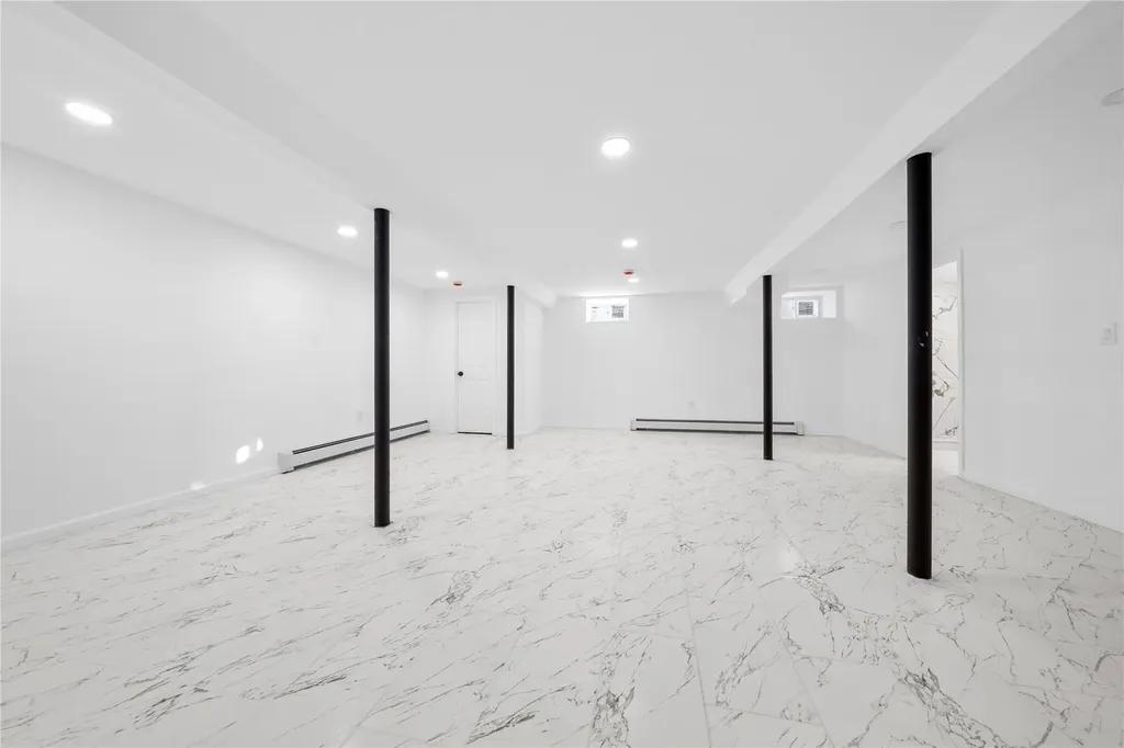 532 Empire Avenue West Babylon NY 11704