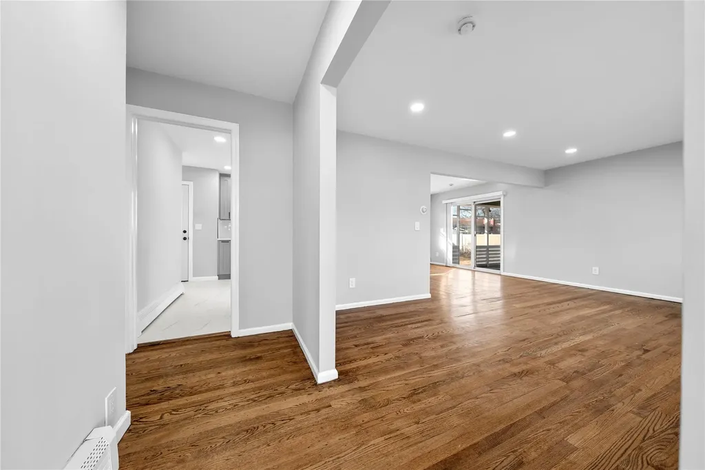 532 Empire Avenue West Babylon NY 11704