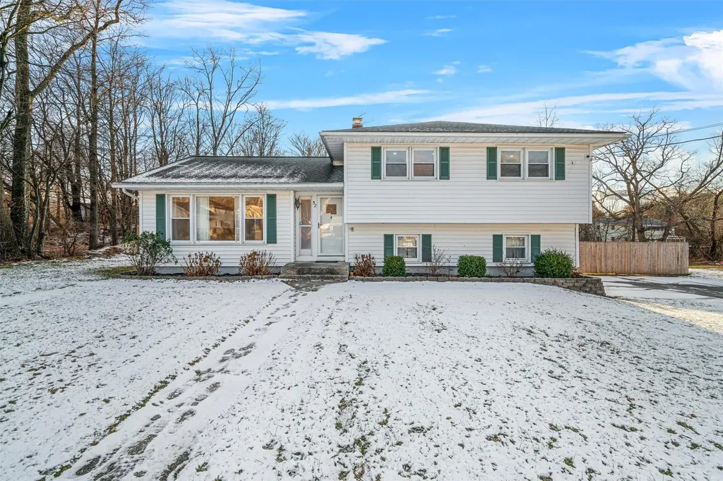 52 Loch Lomond Lane Middletown NY 10941