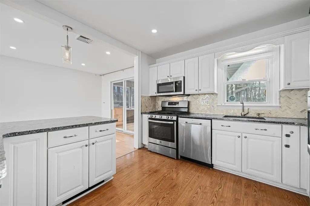 52 Loch Lomond Lane Middletown NY 10941
