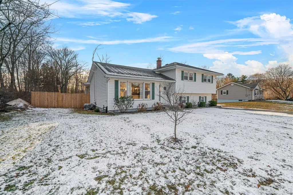 52 Loch Lomond Lane Middletown NY 10941