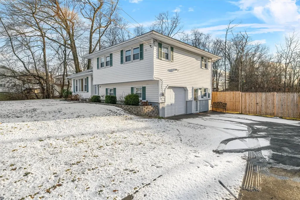 52 Loch Lomond Lane Middletown NY 10941