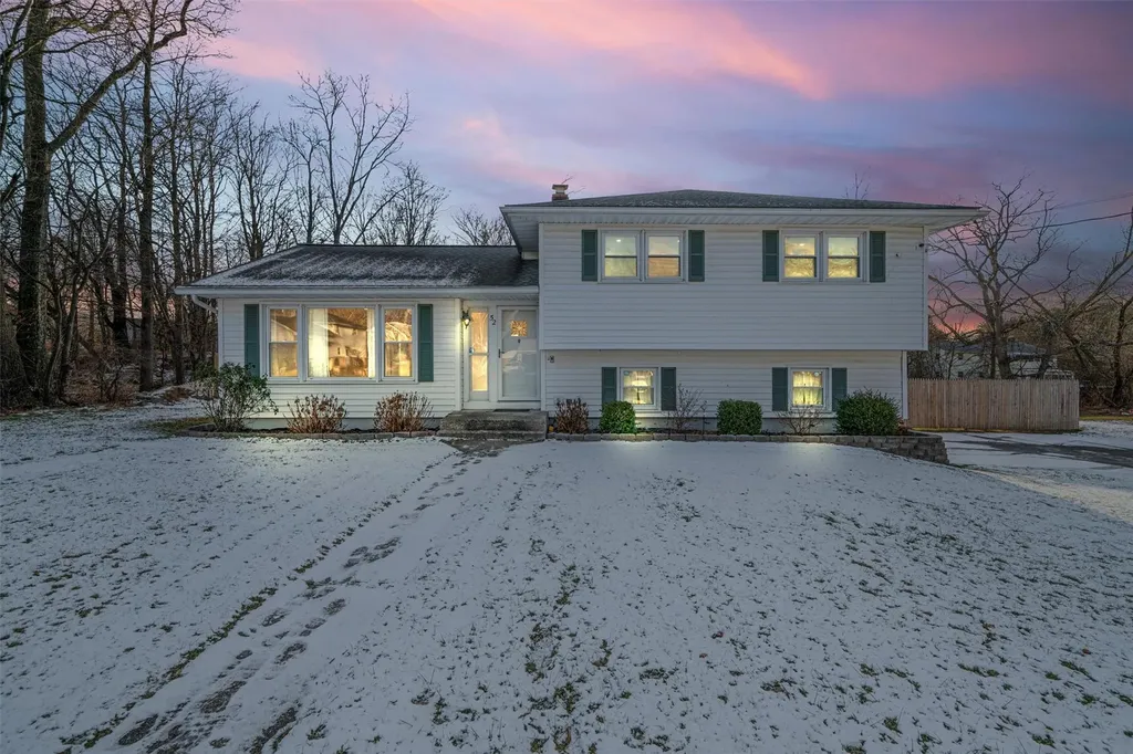 52 Loch Lomond Lane Middletown NY 10941