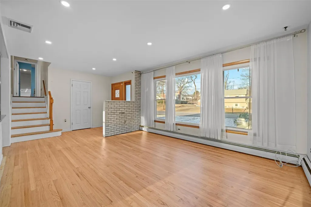 52 Loch Lomond Lane Middletown NY 10941