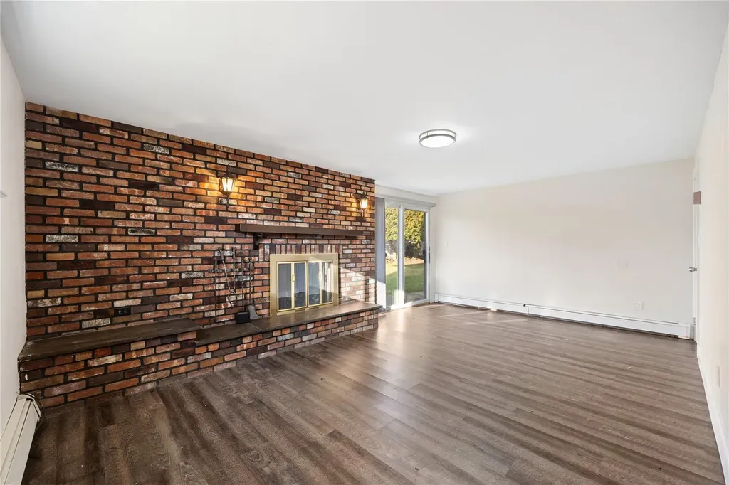 181 Haypath Road Old Bethpage NY 11804