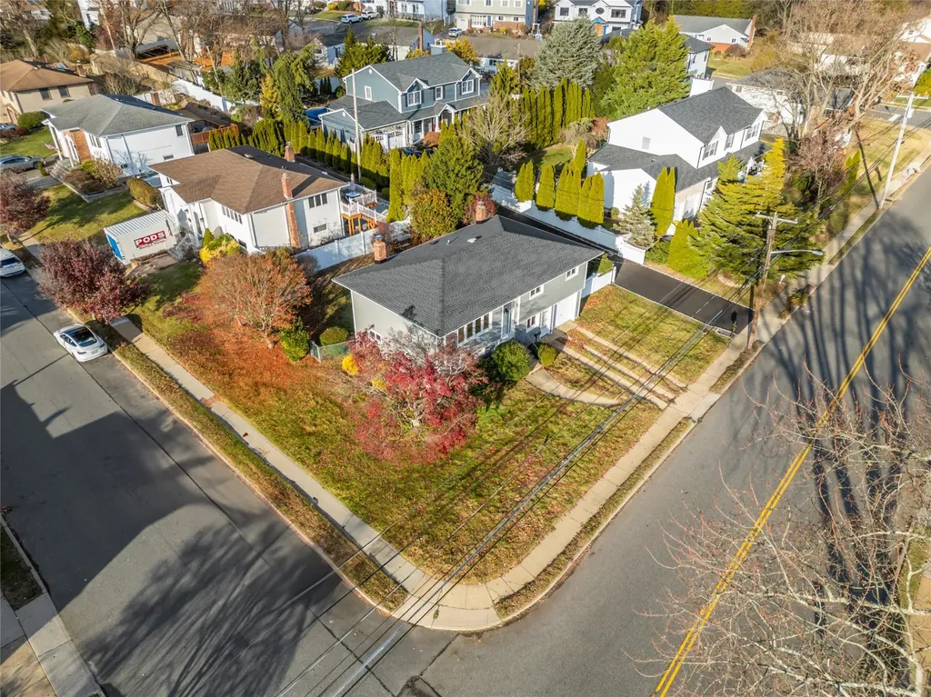 181 Haypath Road Old Bethpage NY 11804