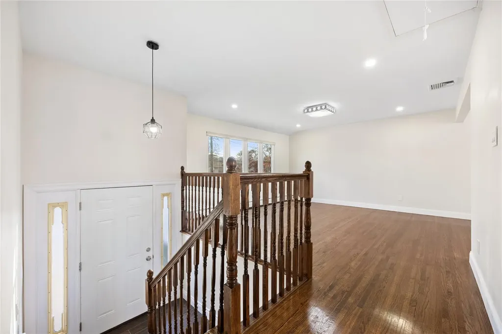 181 Haypath Road Old Bethpage NY 11804