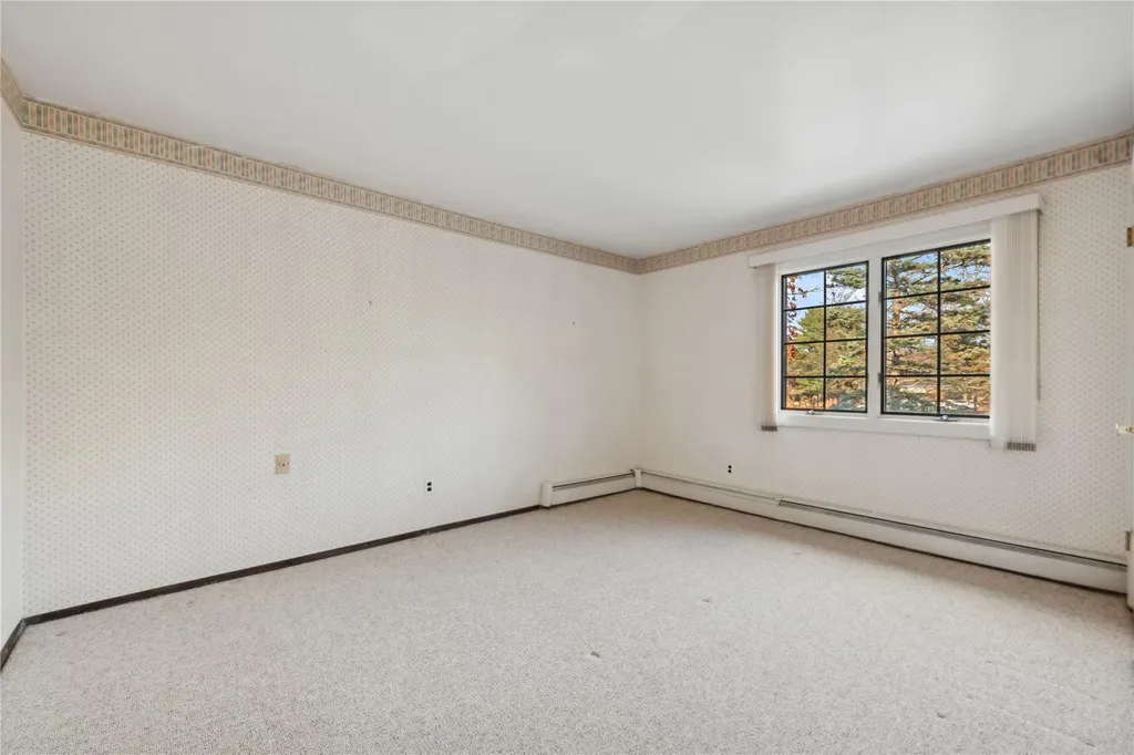 28 Mcculloch Drive Dix Hills NY 11746