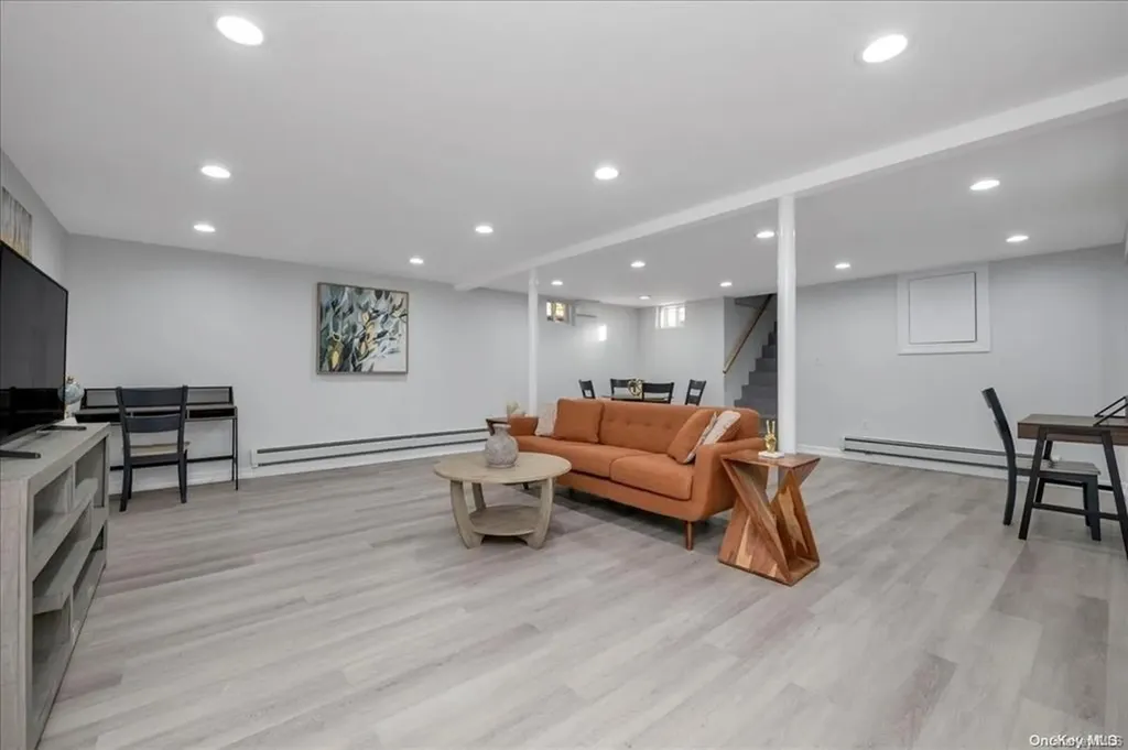 23 Post Street Glen Head NY 11545