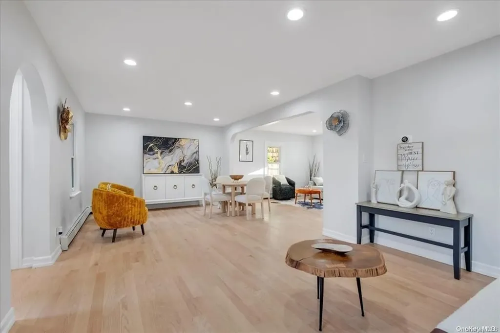 23 Post Street Glen Head NY 11545