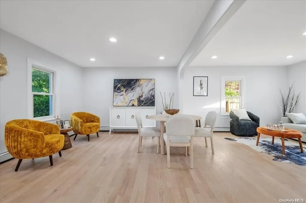 23 Post Street Glen Head NY 11545