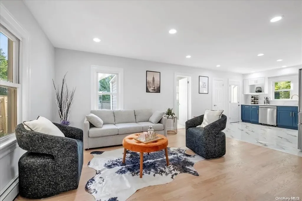 23 Post Street Glen Head NY 11545