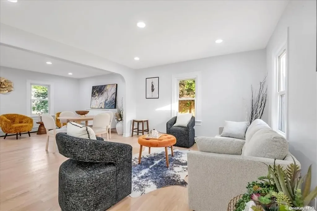 23 Post Street Glen Head NY 11545
