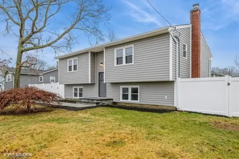 90 Offaly Street Amityville NY 11701