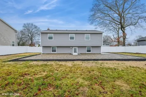 90 Offaly Street Amityville NY 11701