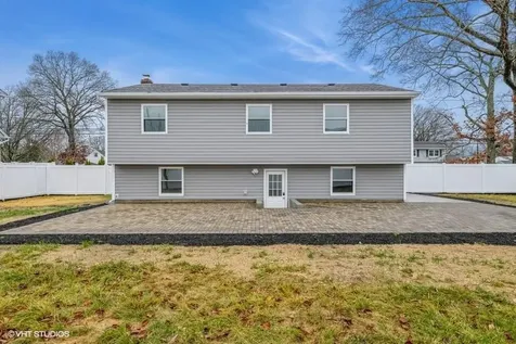 90 Offaly Street Amityville NY 11701