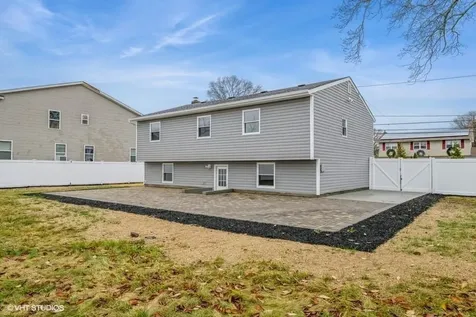 90 Offaly Street Amityville NY 11701