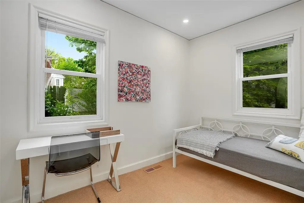 654 Forest Avenue Larchmont NY 10538