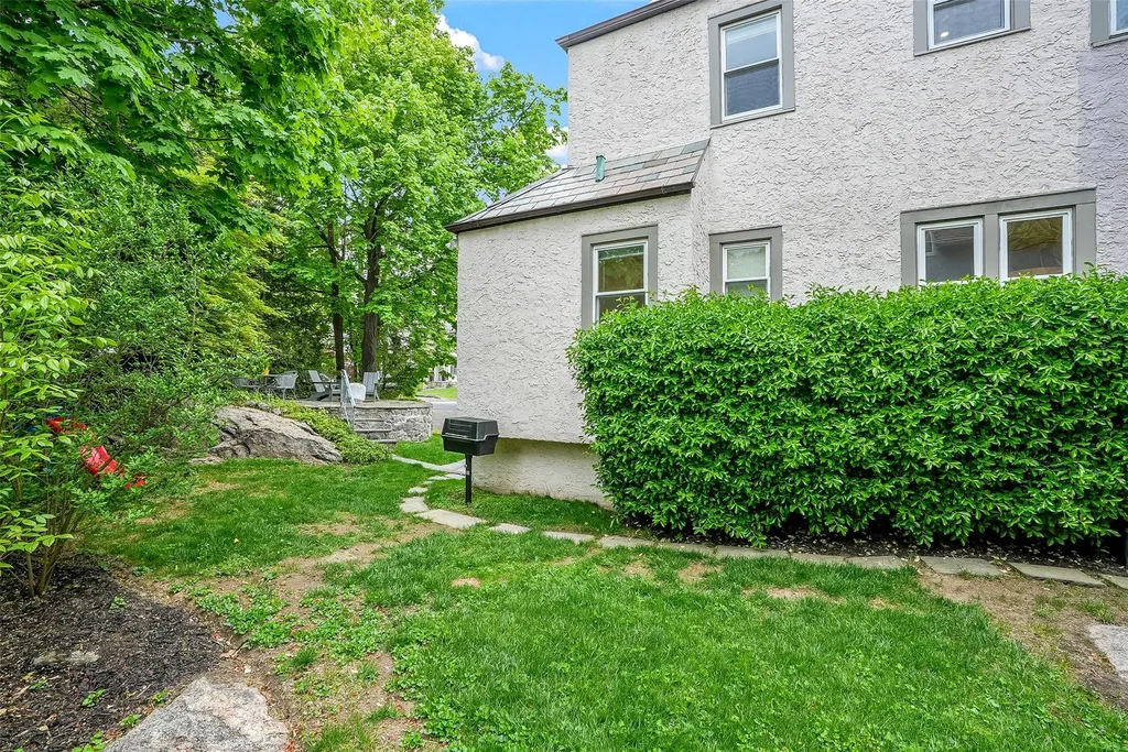 654 Forest Avenue Larchmont NY 10538