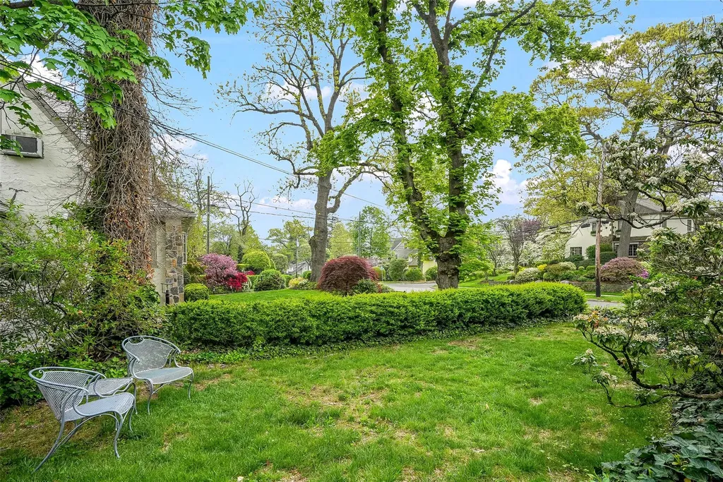 654 Forest Avenue Larchmont NY 10538