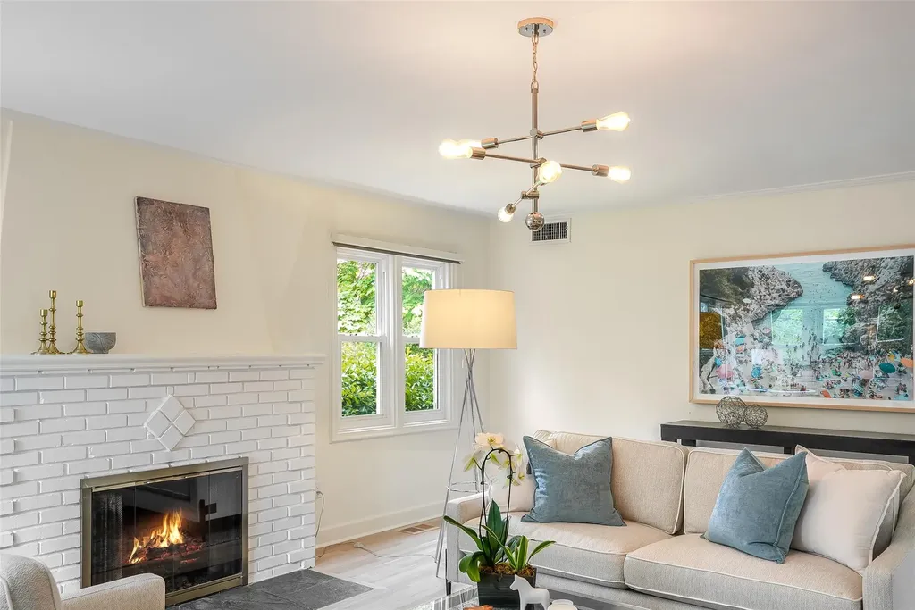 654 Forest Avenue Larchmont NY 10538