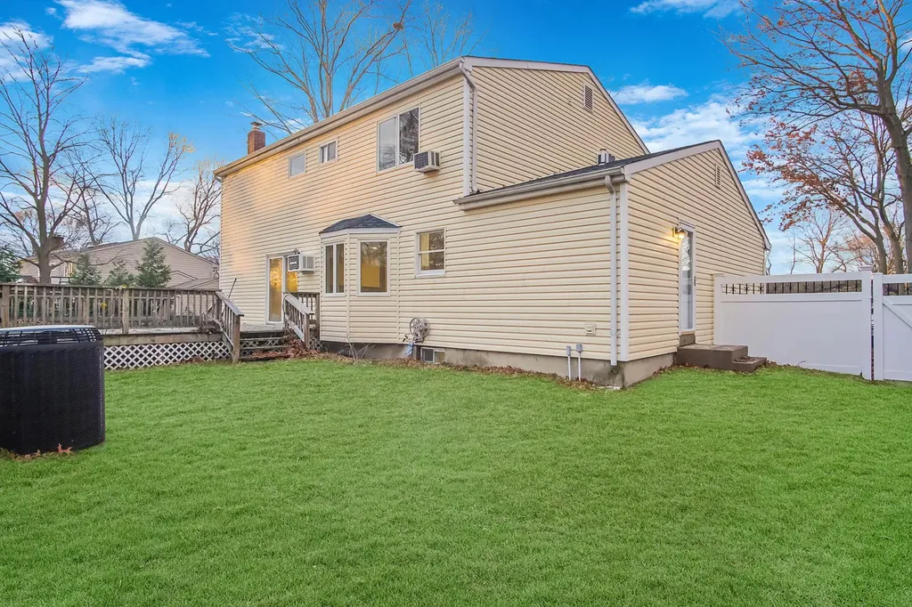 8 Springbriar Lane Centereach NY 11720