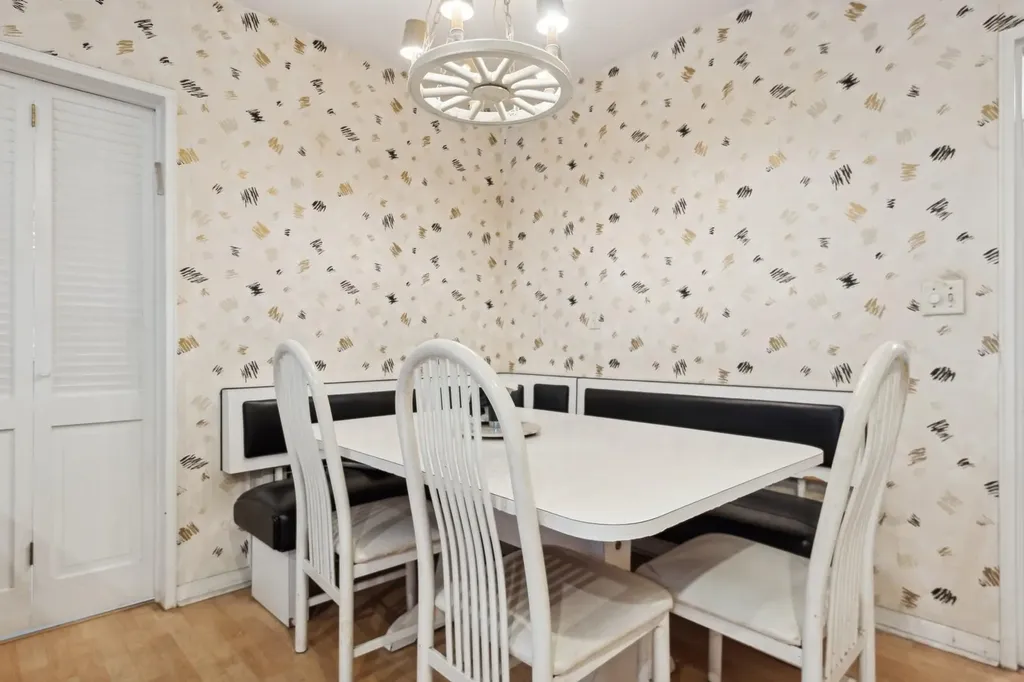 934 Eileen Terrace Woodmere NY 11598