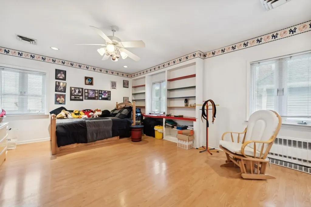 934 Eileen Terrace Woodmere NY 11598