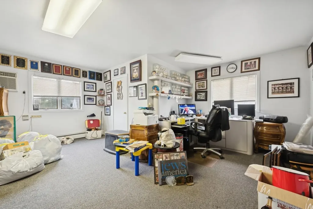 934 Eileen Terrace Woodmere NY 11598