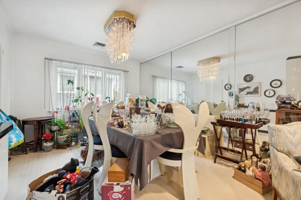 934 Eileen Terrace Woodmere NY 11598