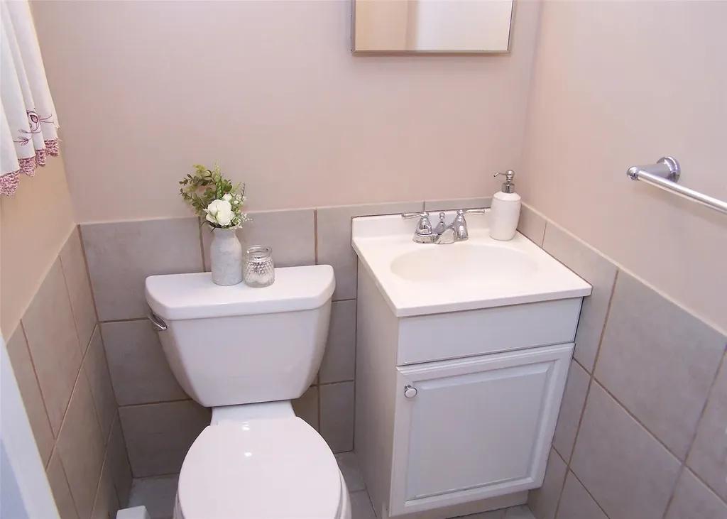 76 Waverly Avenue Patchogue NY 11772