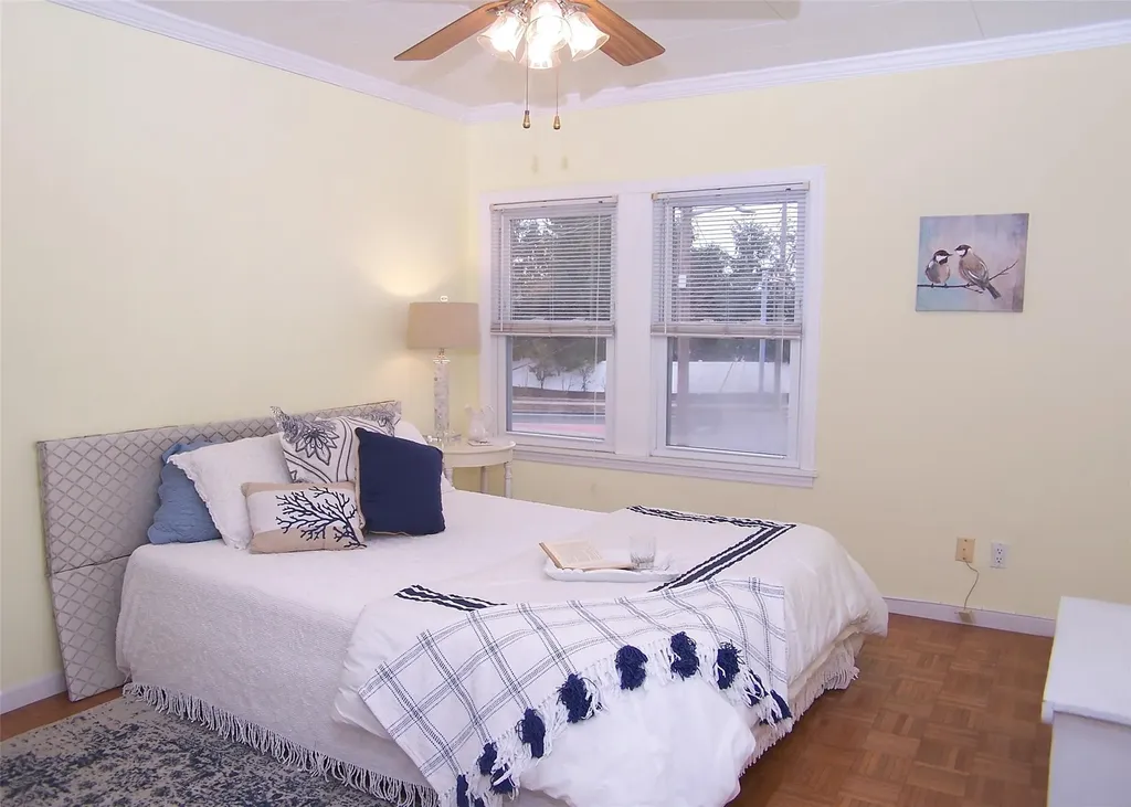 76 Waverly Avenue Patchogue NY 11772