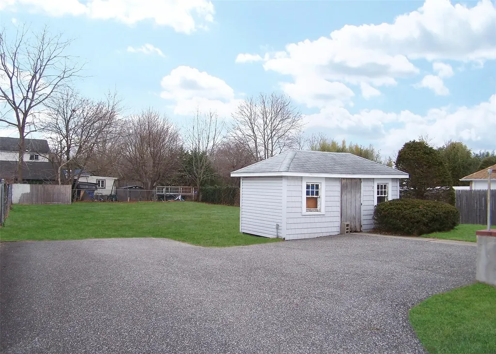 76 Waverly Avenue Patchogue NY 11772
