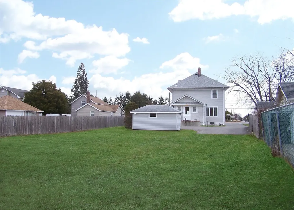 76 Waverly Avenue Patchogue NY 11772